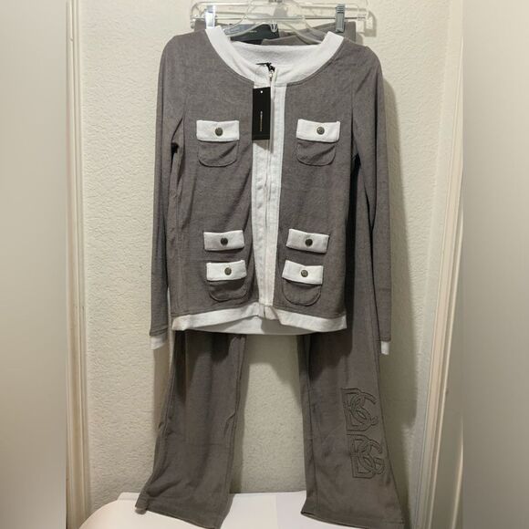 New   BCBG MaxAzria Pant Suit velour Small - Picture 1 of 13